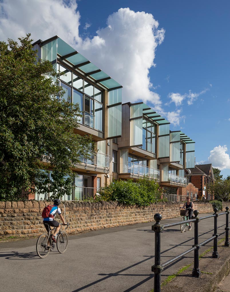 Balmoral-Avenue-glass-fins
